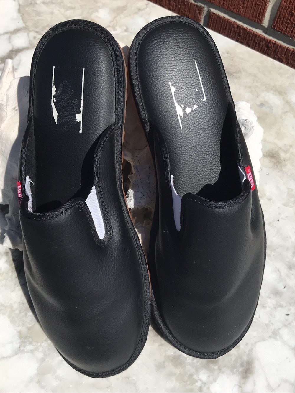 Vans Black Slip-On Mountain Mule with Red Tab Logo Mens Size 9